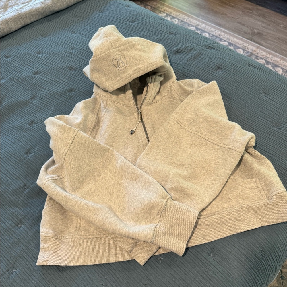 Lululemon light gray scuba m/l